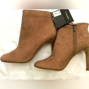 Forever 21, suede, brown, ankle high heel boots with side zipper.